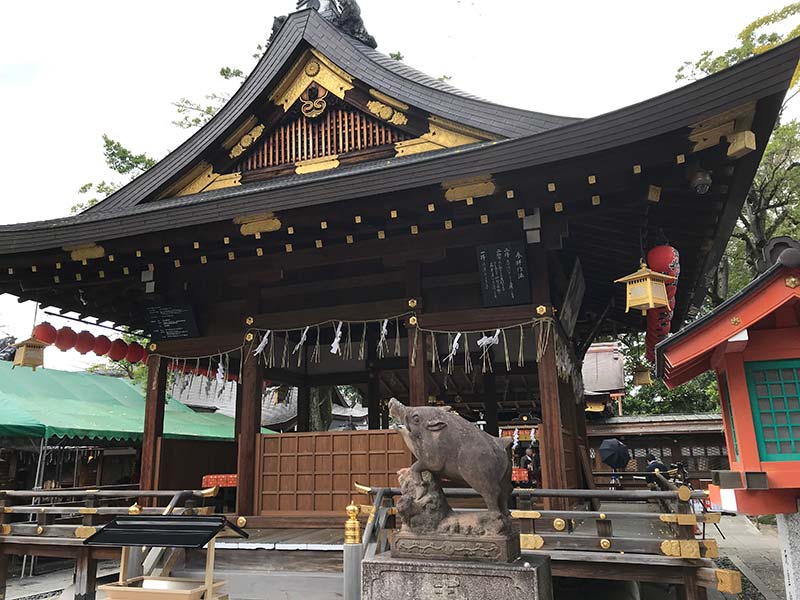 狛犬ではなく狛イノシシが見守る「護王神社」へ参拝に行ってきました