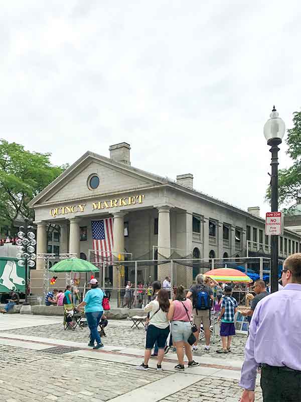 クインシー・マーケット（Quincy Market）