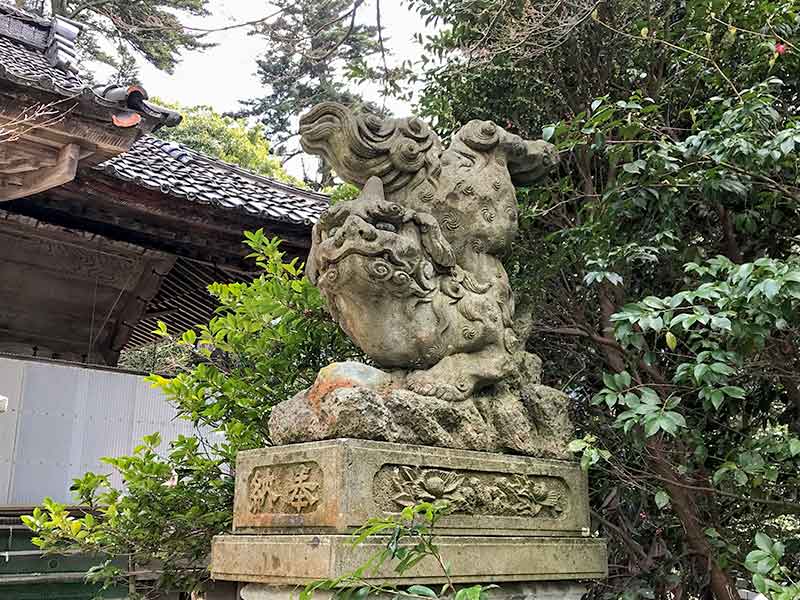 小坂神社の逆さ狛犬