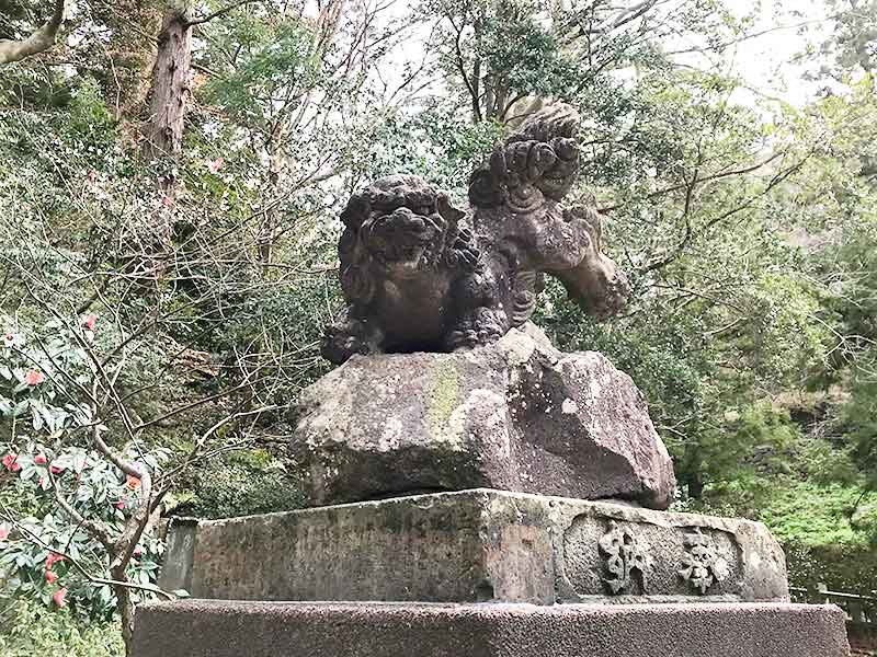 椿原天満宮の逆さ狛犬