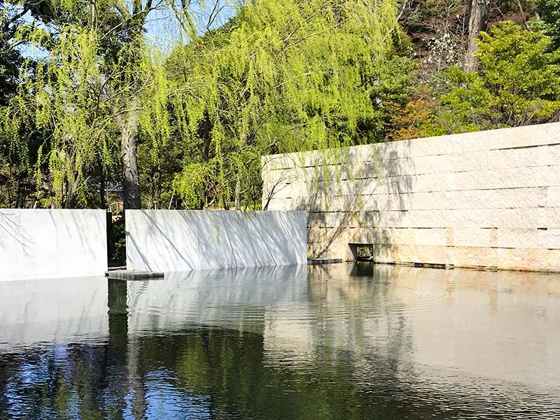 金沢・鈴木大拙館（水鏡の庭）