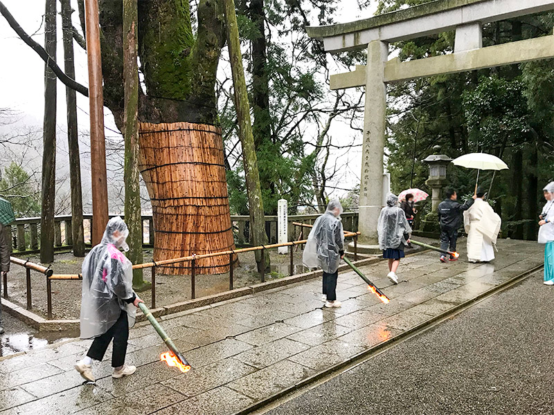 白山さん（白山比咩神社）左義長