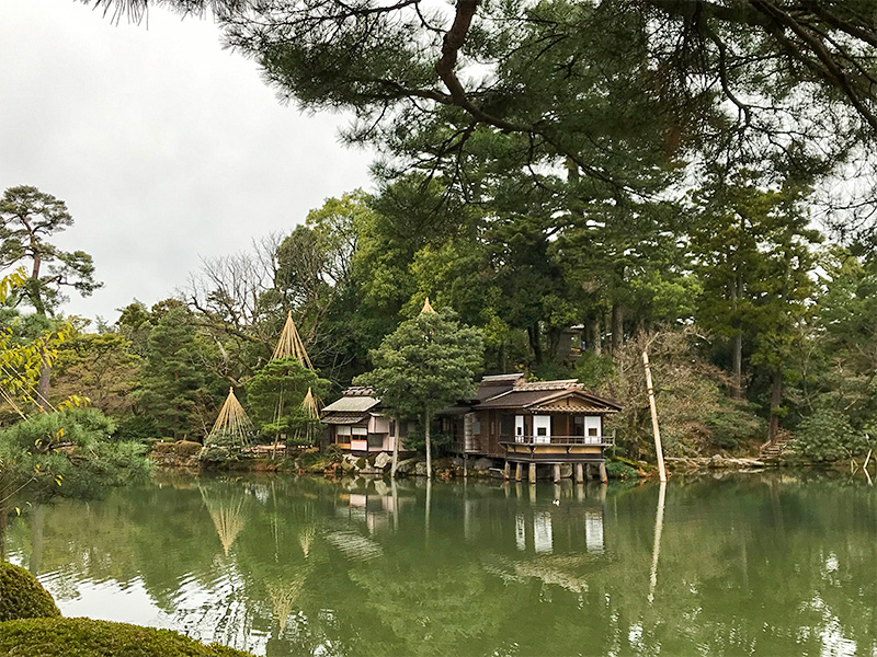 兼六園内橋亭