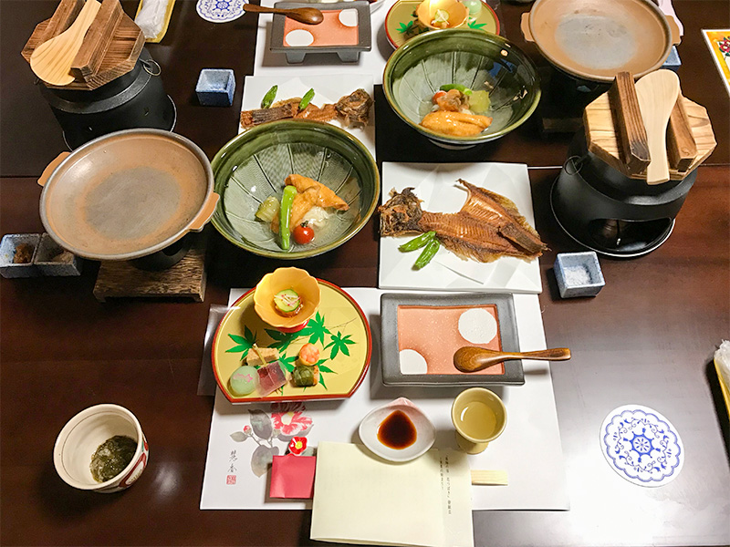 山中温泉湯畑の宿「花つばき」