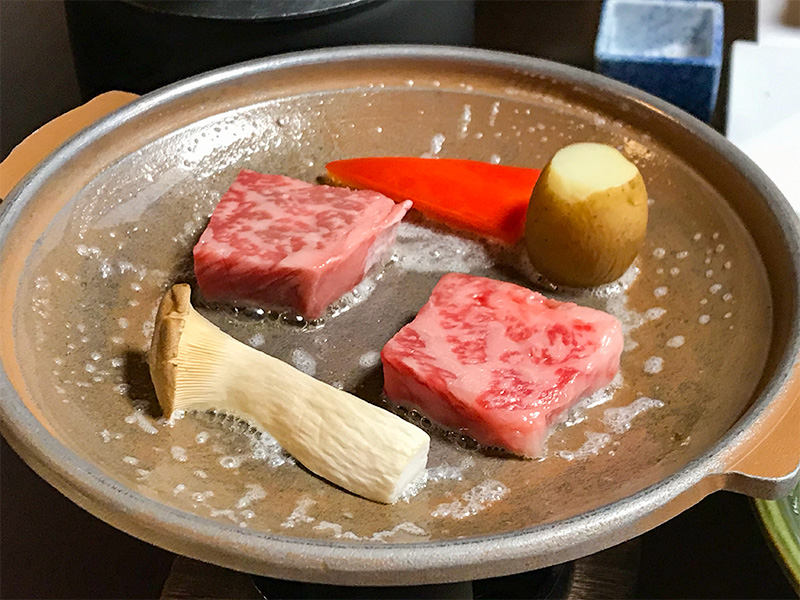 山中温泉湯畑の宿「花つばき」