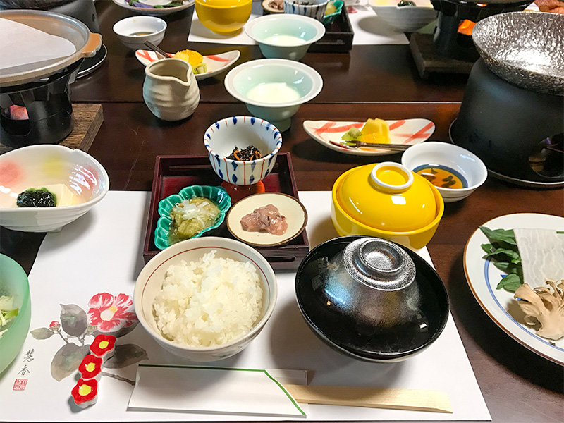 山中温泉湯畑の宿「花つばき」