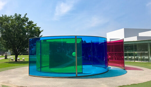金沢21世紀美術館の庭にある無料で楽しめる「カラー・アクティビティ・ハウス」