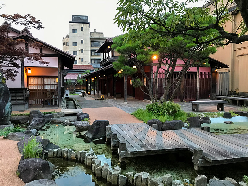 山代温泉はづちを楽堂