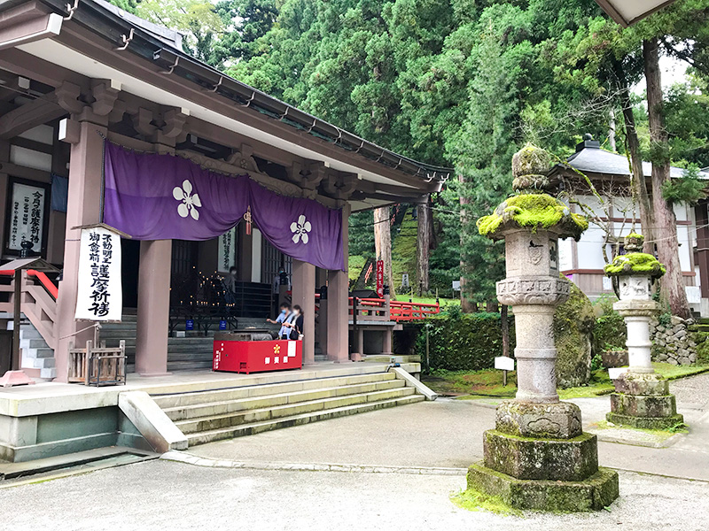 大岩山日石寺