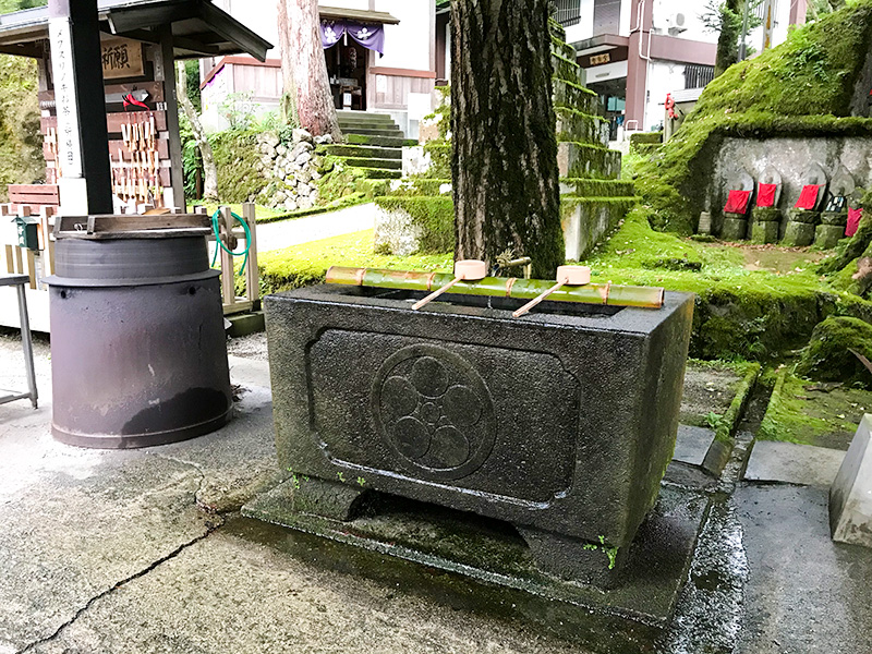 大岩山日石寺