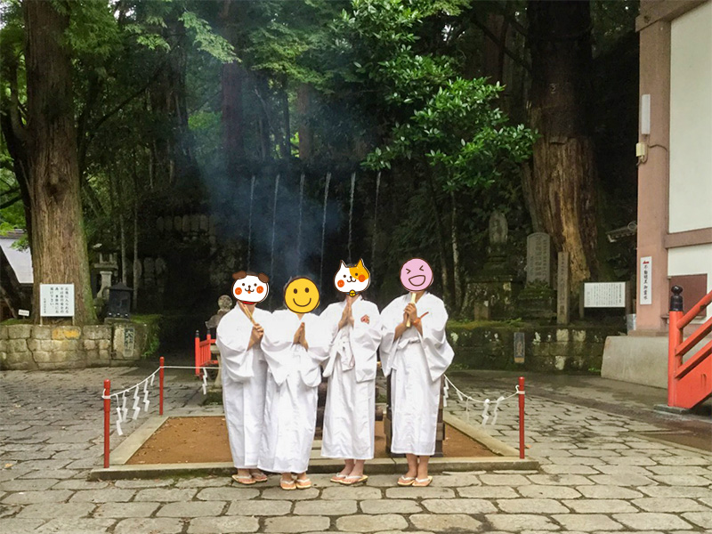 大岩山日石寺・滝行体験