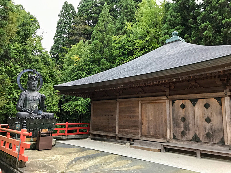 大岩山日石寺・観音堂