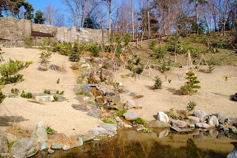 玉泉院丸庭園・段落ちの滝