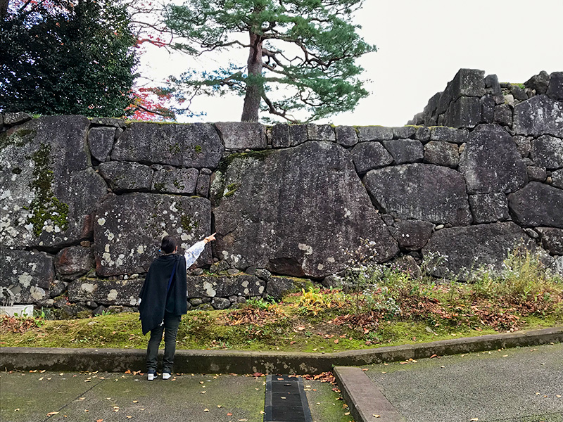 金沢城公園・大手門の鏡石