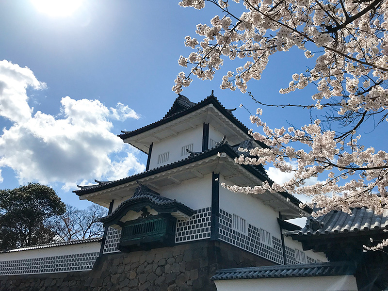 金沢城公園・石川門（重要文化財）