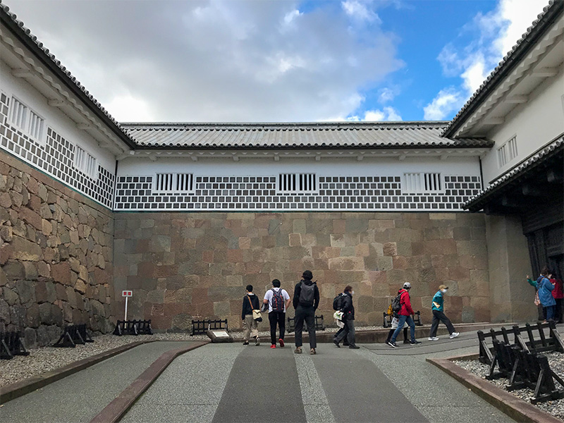 金沢城公園・石川門（重要文化財）