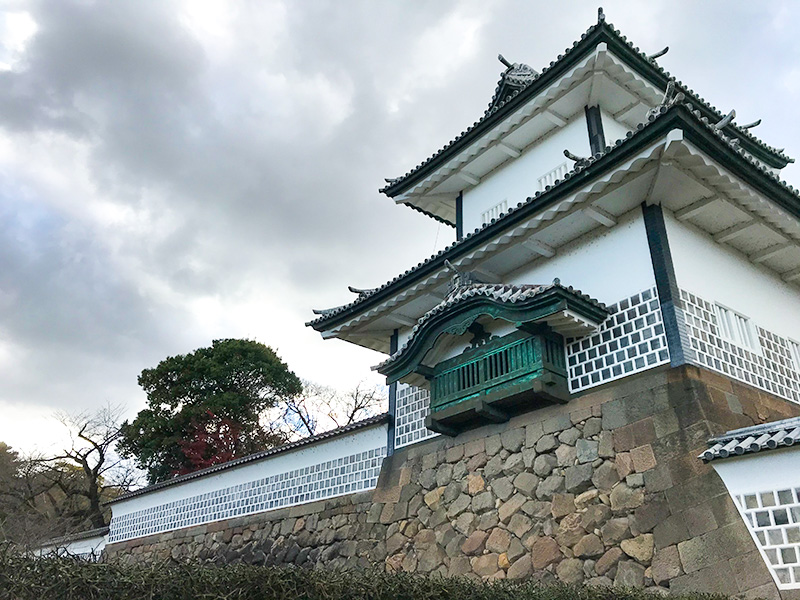 金沢城公園・石川門（重要文化財）