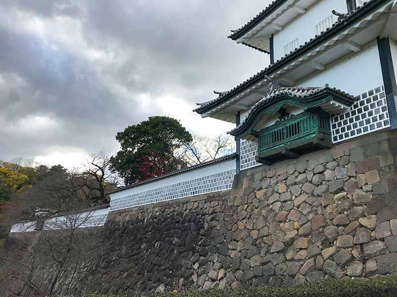 金沢城公園・石川門（重要文化財）