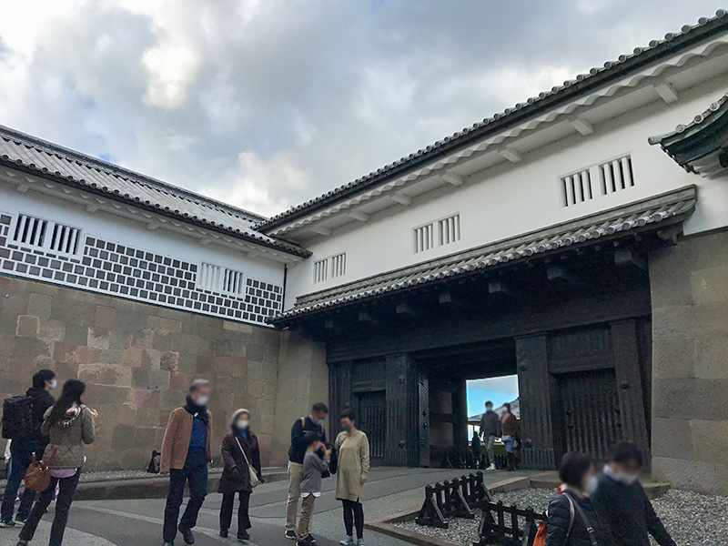 金沢城公園・石川門（重要文化財）