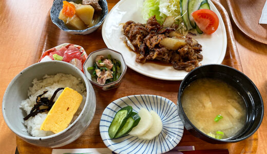 【金沢】兼六園そばにある軽食喫茶白鳥さんの焼肉定食はお刺身もついててお得♪