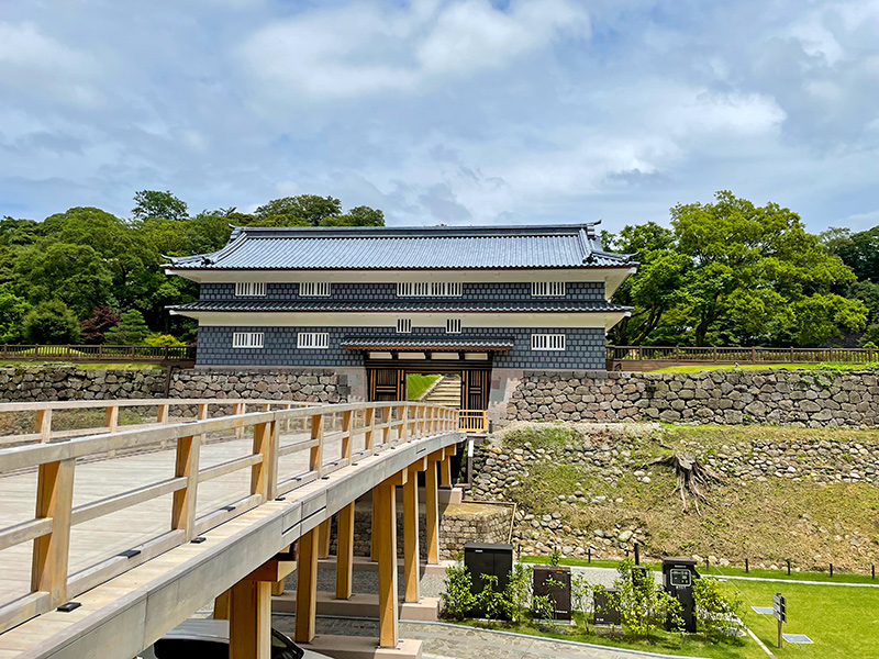 尾山神社から鼠多門橋・鼠多門