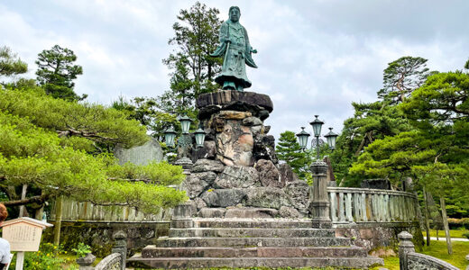 【金沢】兼六園にある明治紀念之標（日本武尊像）は鳥に嫌われている!?台座部分の「三すくみ」も注目ポイント