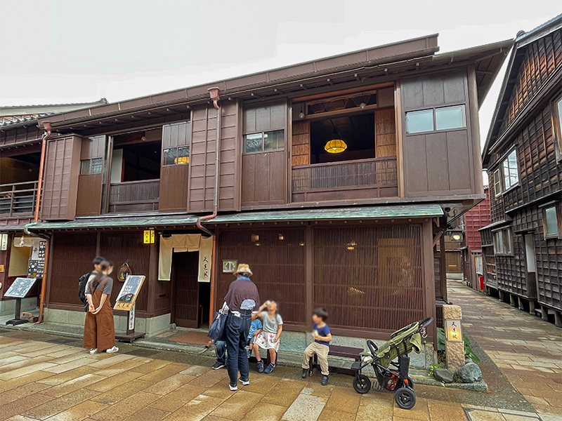 ひがし茶屋街茶房久連波(くれは)