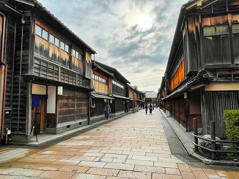 ひがし茶屋街茶房久連波(くれは)