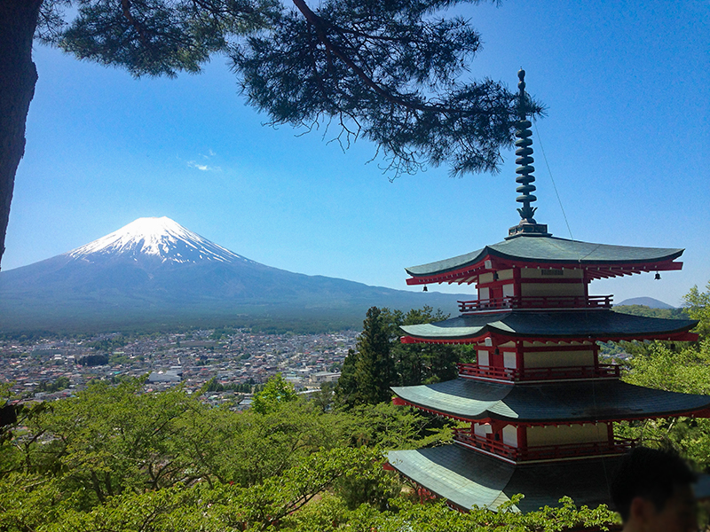 新倉山浅間公園忠霊塔