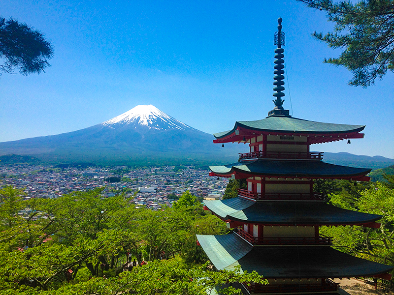 新倉山浅間公園忠霊塔