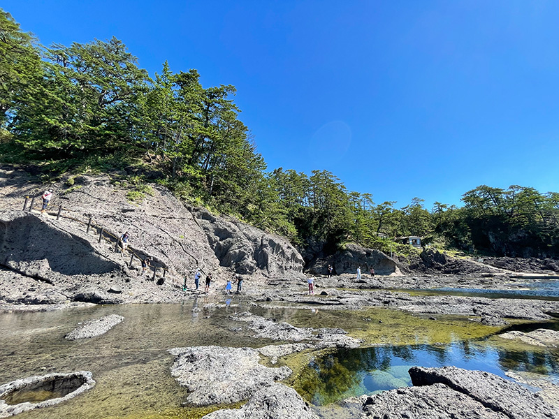 能登金剛・巌門・千畳敷岩