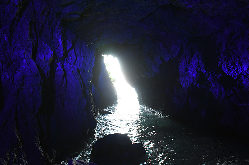 能登聖域の岬（珠洲岬）青の洞窟