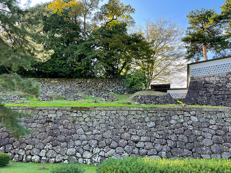 金沢城・東の丸東面の石垣