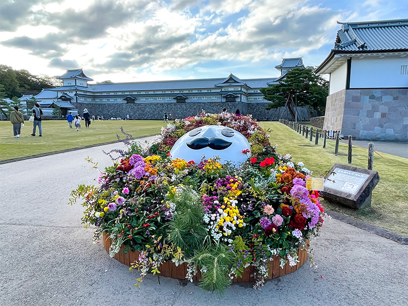 金沢城公園ひゃくまんさん花人形