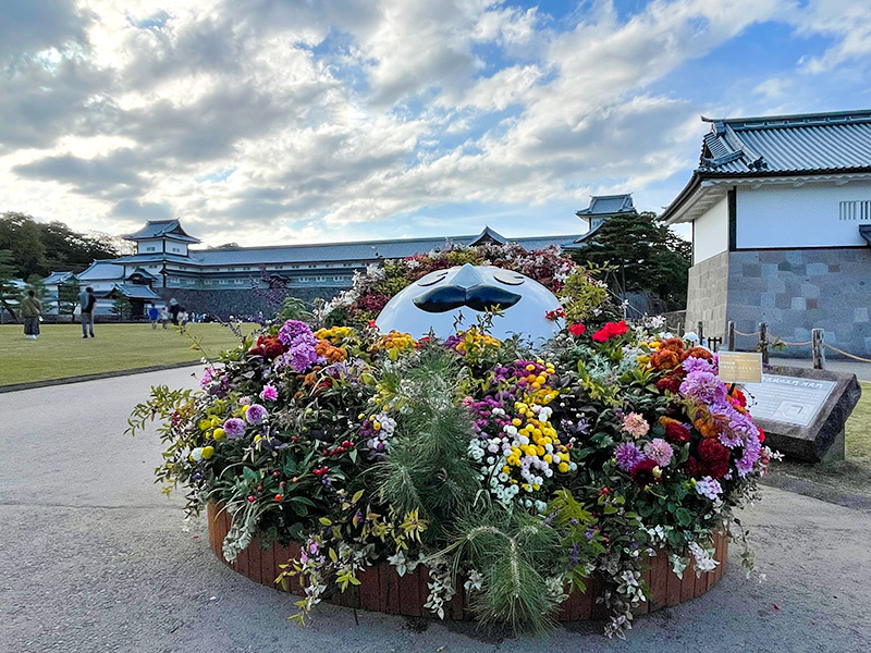 金沢城公園ひゃくまんさん花人形