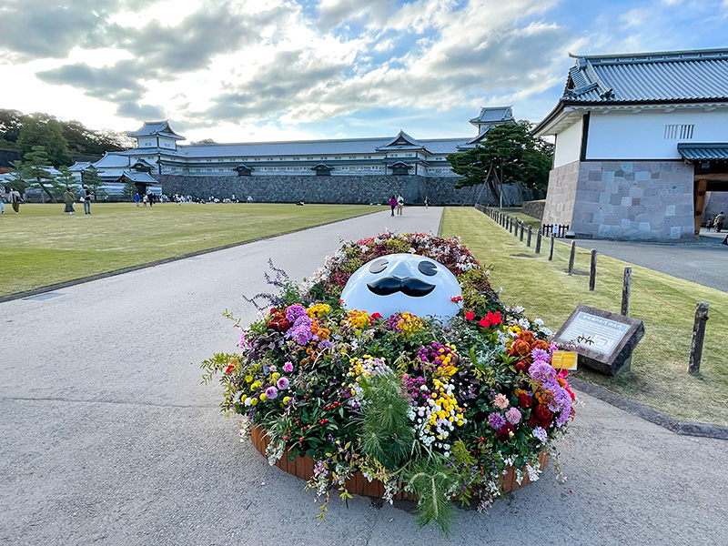 金沢城公園ひゃくまんさん花人形