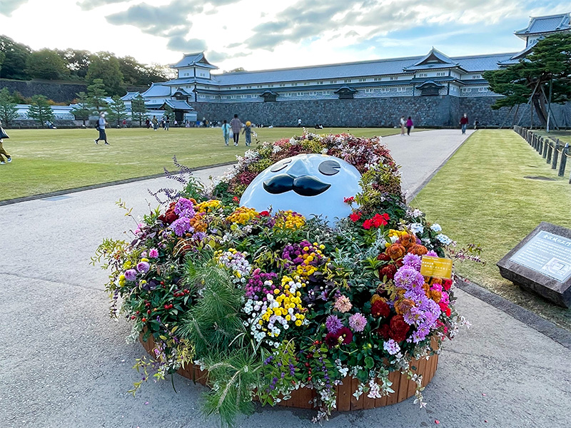 金沢城公園ひゃくまんさん花人形