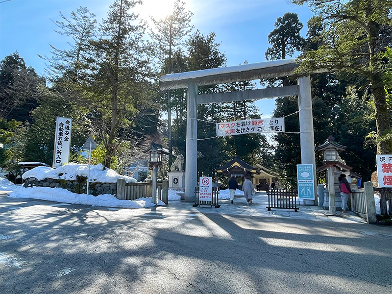 しらやまさん（白山比咩神社）車お祓い