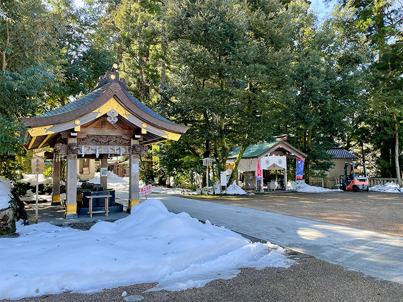 しらやまさん（白山比咩神社）車お祓い